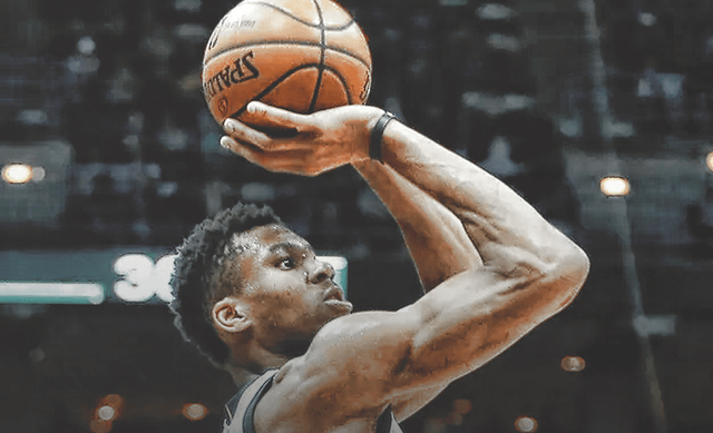 顶尖球员在关键时刻挺身而出 顶尖球员在关键时刻挺身而出