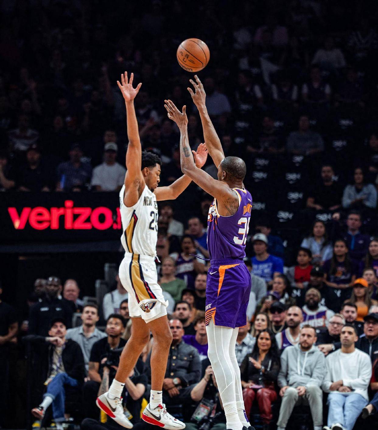 开云体育官网-太阳后卫进攻火力全开，成为比赛焦点