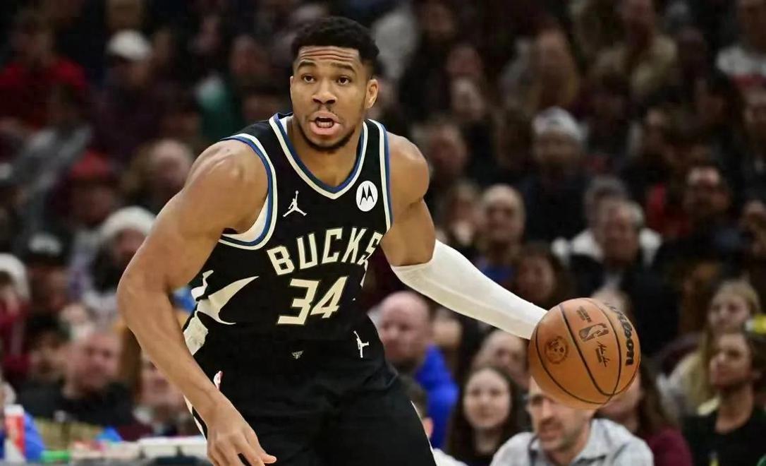 火箭战胜雄鹿，实现巅峰表现！