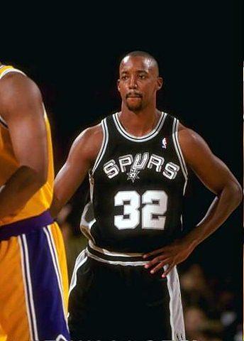 关于亚利桑那公牛前锋布拉德汉普顿展现潜力的信息