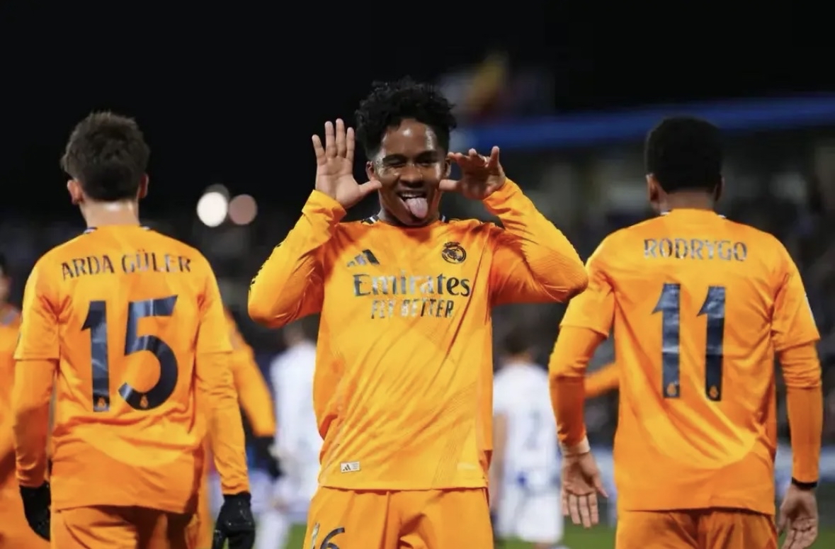 欧洲足坛大佬逆袭,反超对手领跑甲级联赛 欧洲足坛大佬逆袭,反超对手领跑甲级联赛