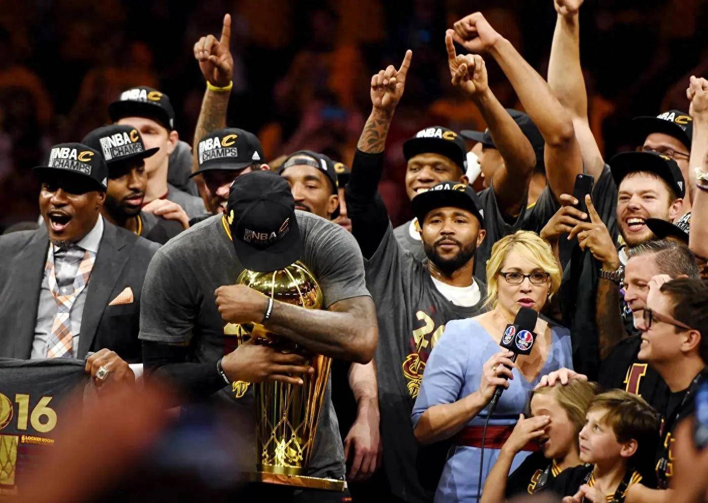 经典对决再现,球员风采尽显的简单介绍 经典对决再现,球员风采尽显的简单介绍