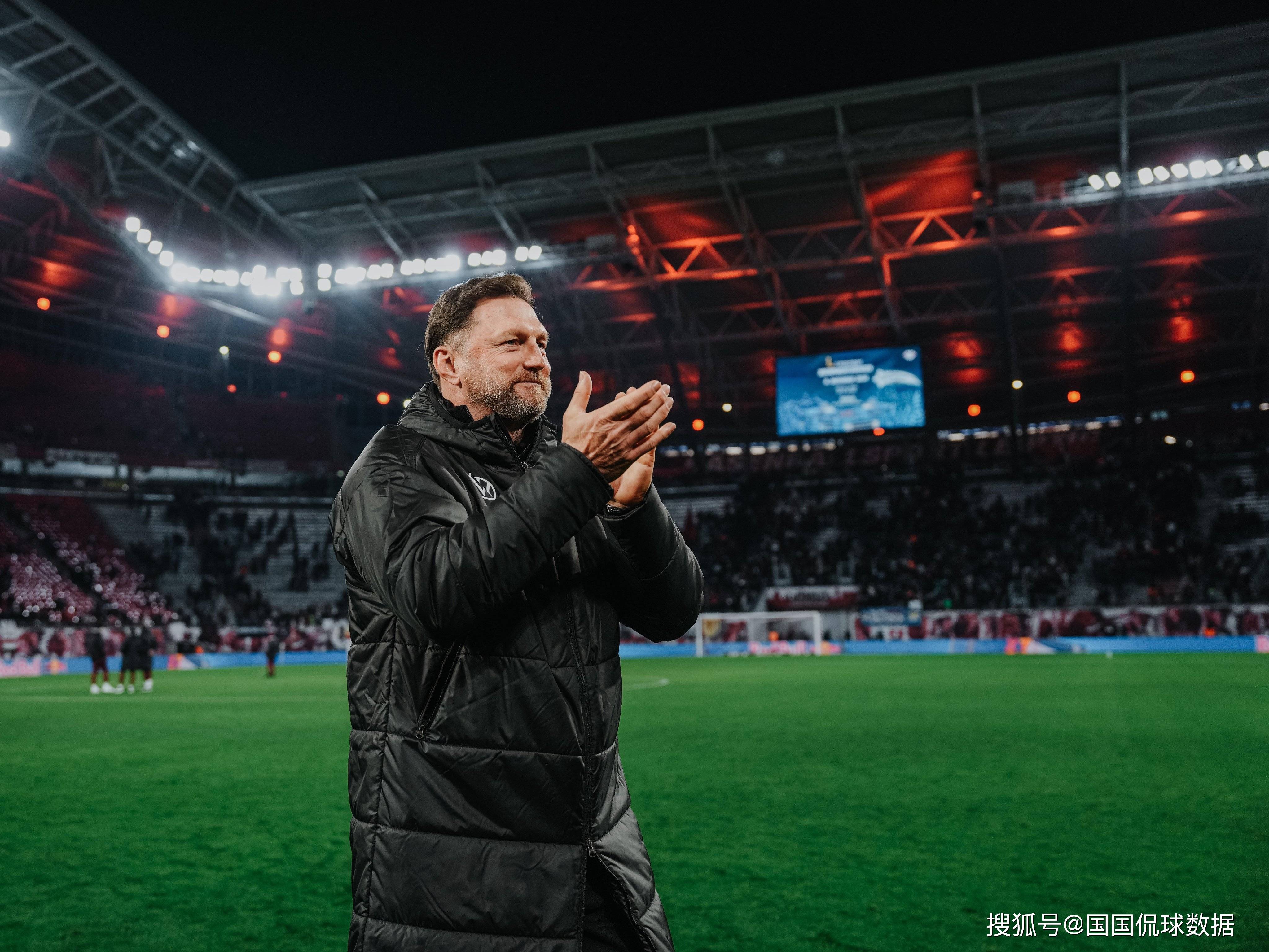 开云体育中国-弗莱堡球员受伤退出本轮比赛，困扰主帅