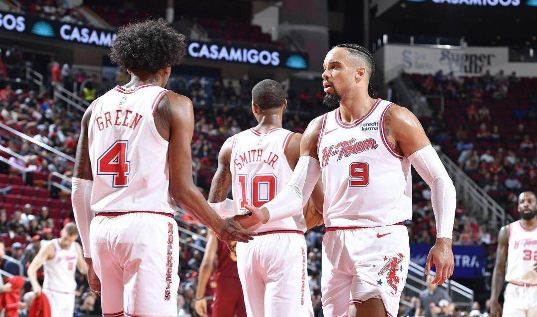 开拓者主场凯旋,全队精神飙升的简单介绍 开拓者主场凯旋,全队精神飙升的简单介绍