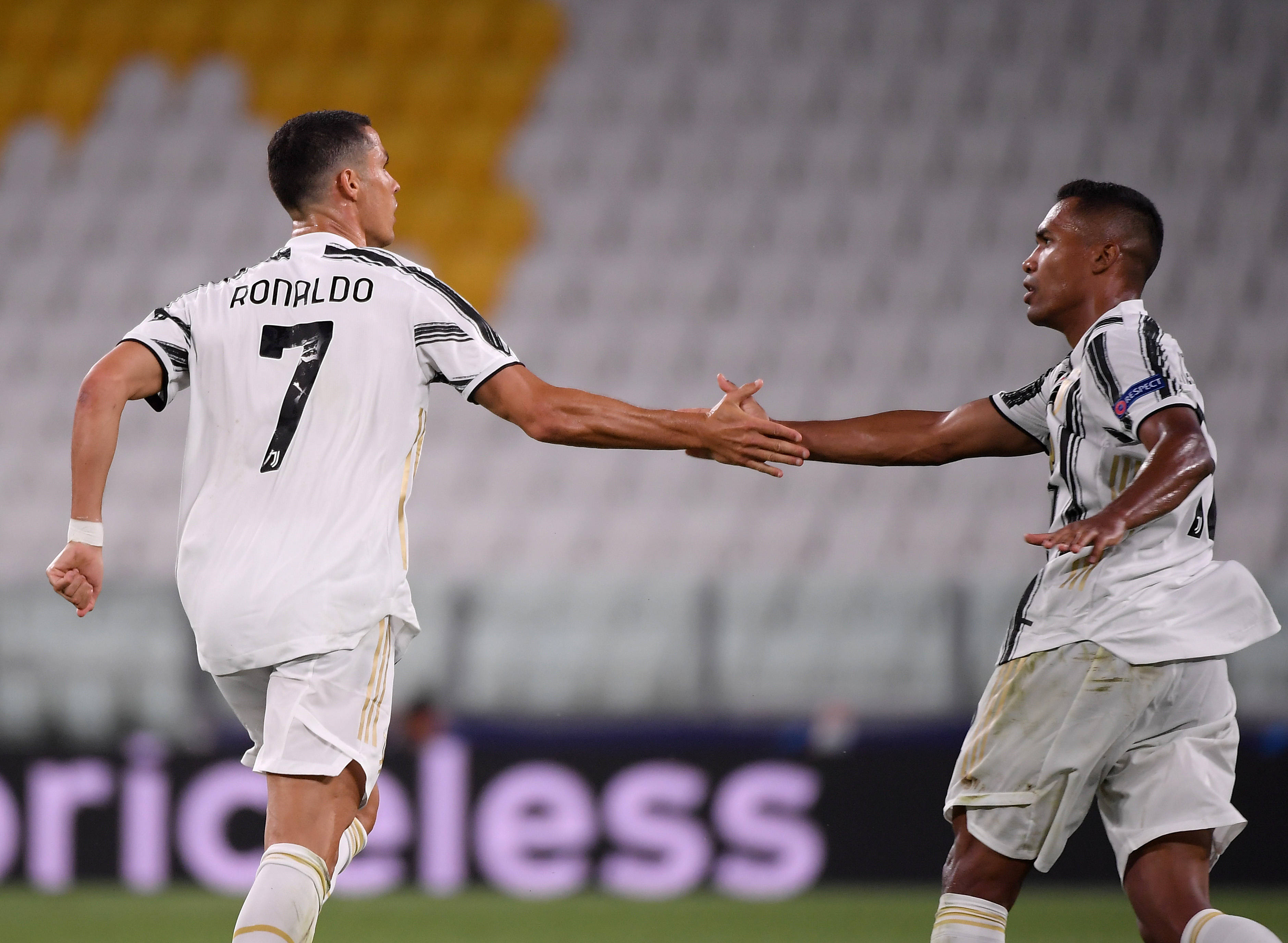 包含里昂客场逼平圣埃蒂安,争取更好排名的词条 包含里昂客场逼平圣埃蒂安,争取更好排名的词条