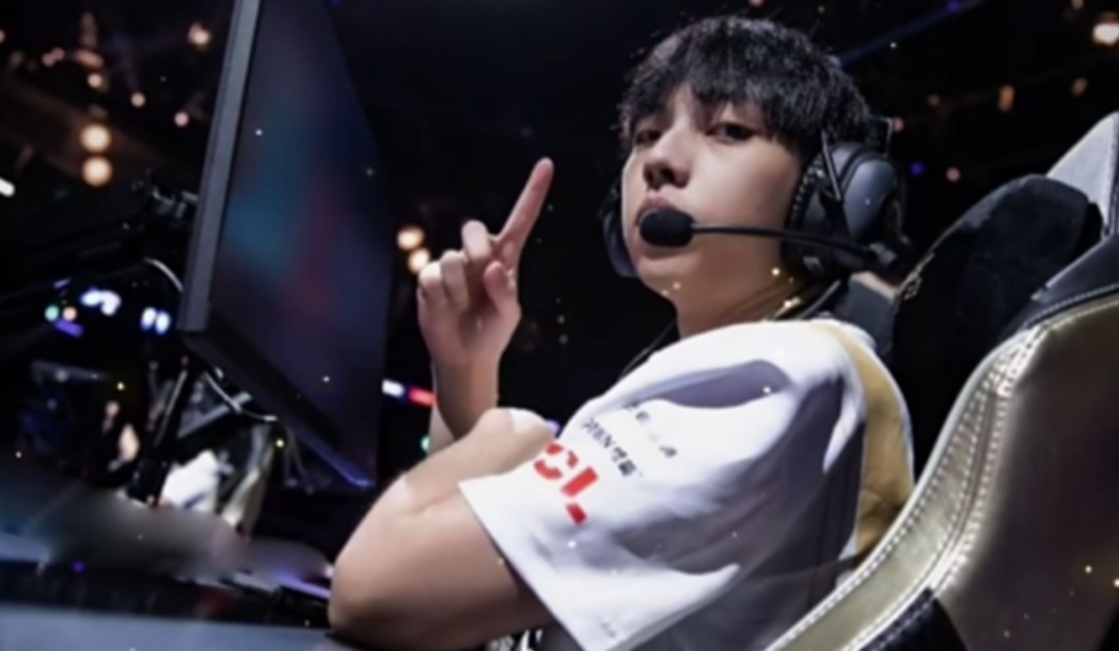 开云官网-DK横扫DFM，Bin打出惊人五杀2025世界赛3:2（首尔）