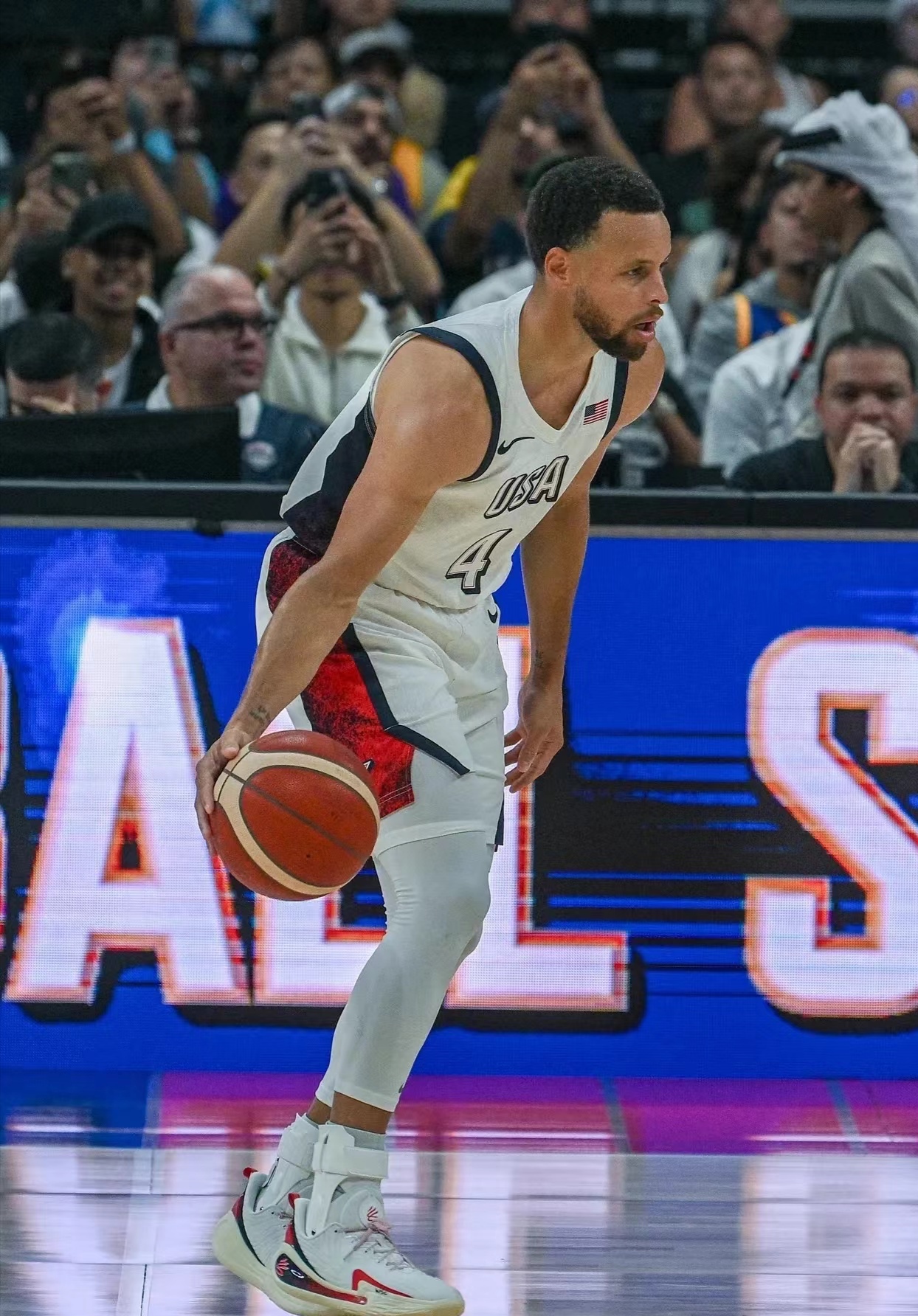 勇士后卫连续3场上演砍下30+表现,状态火热 勇士后卫连续3场上演砍下30+表现,状态火热