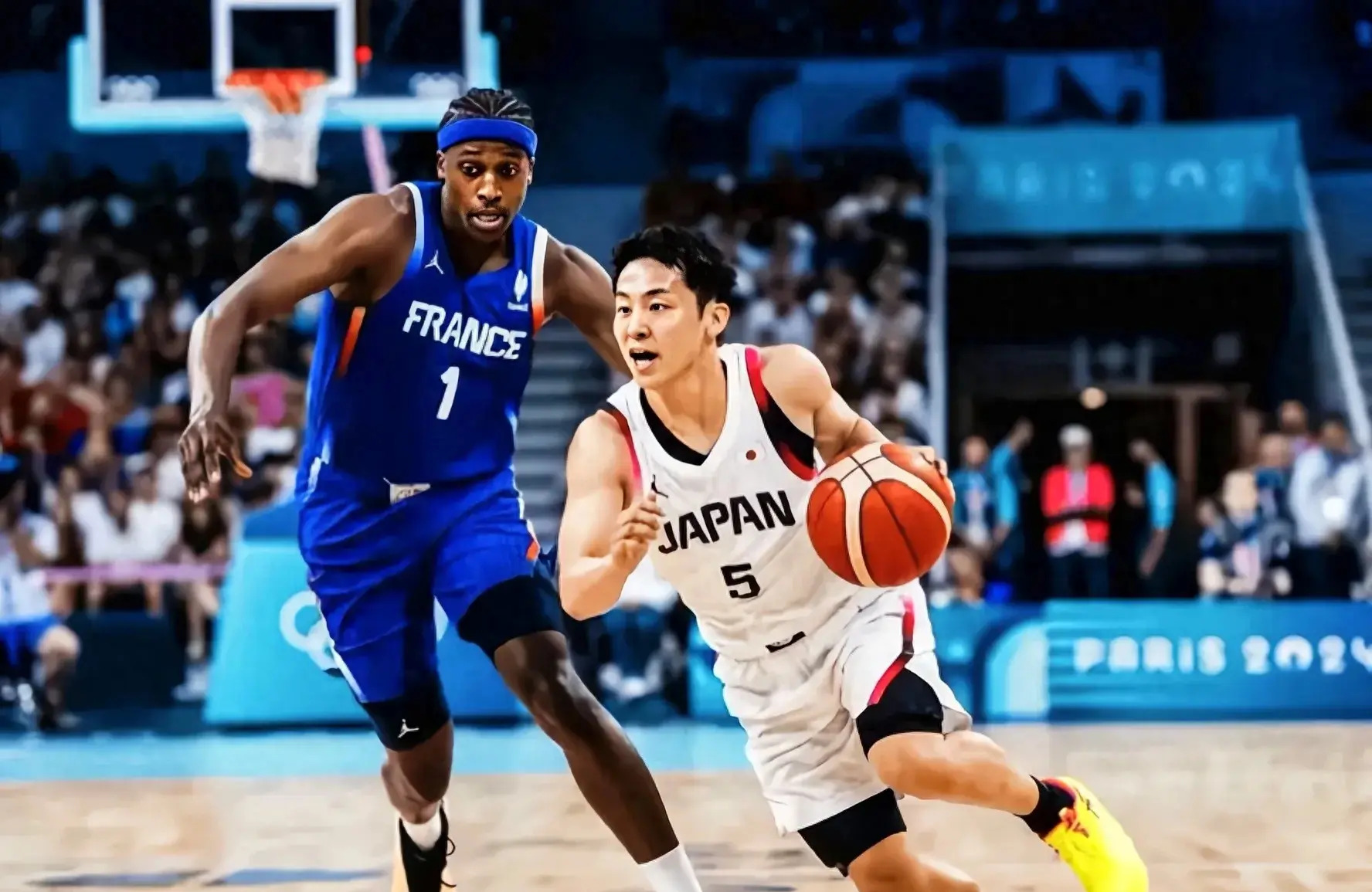 包含强强对话，球迷热切期待比赛结果的词条