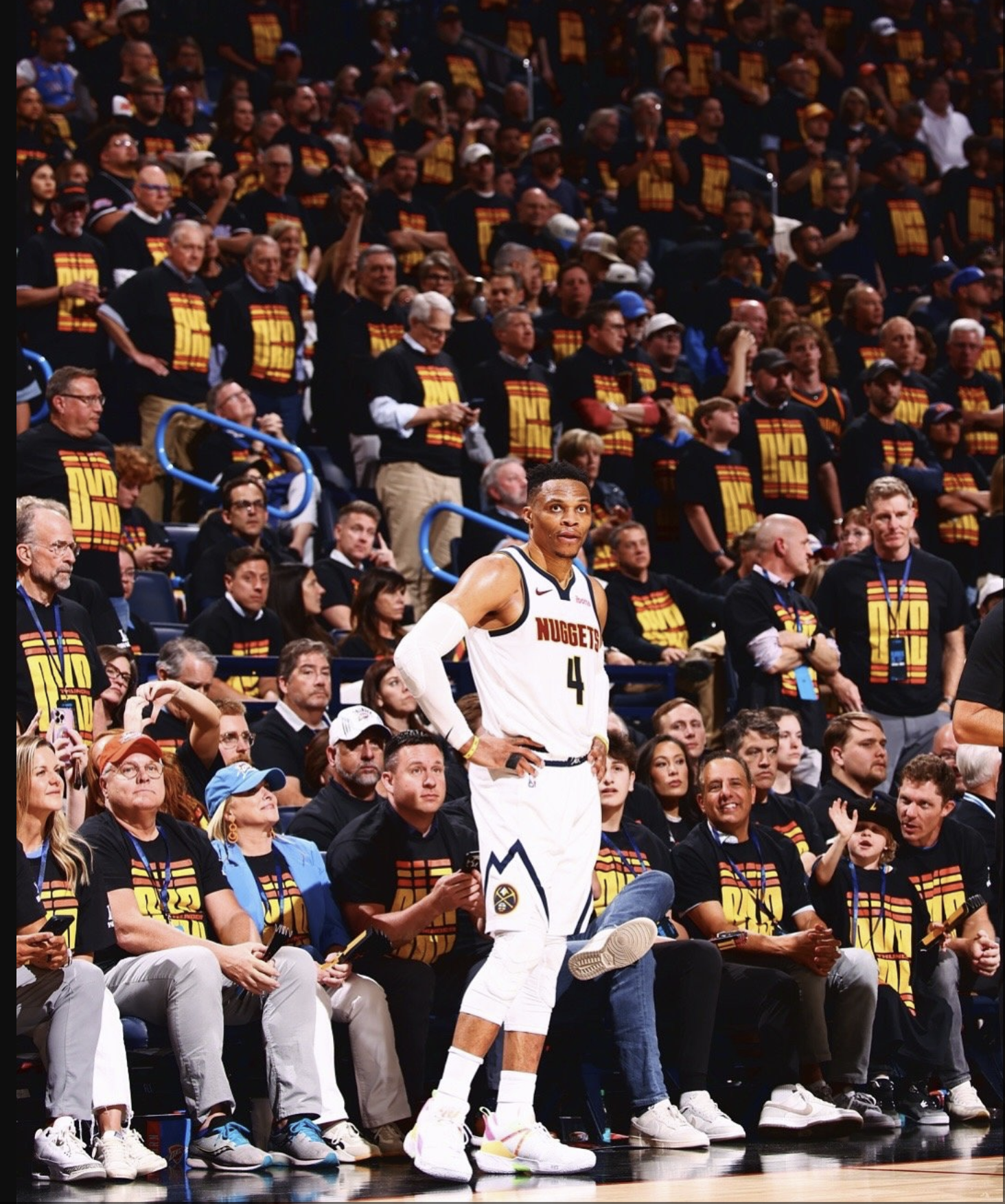 勇士轻取掘金,保持不败 勇士轻取掘金,保持不败