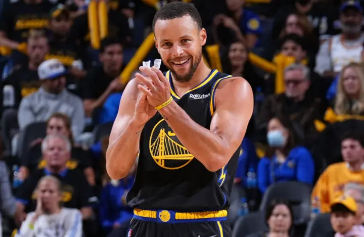 雄鹿大胜公牛成功晋级的简单介绍 雄鹿大胜公牛成功晋级的简单介绍