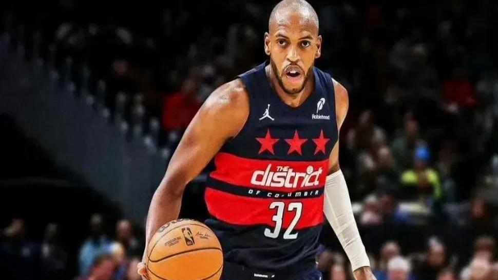 雄鹿战胜马刺,米德尔顿表现出色 雄鹿战胜马刺,米德尔顿表现出色