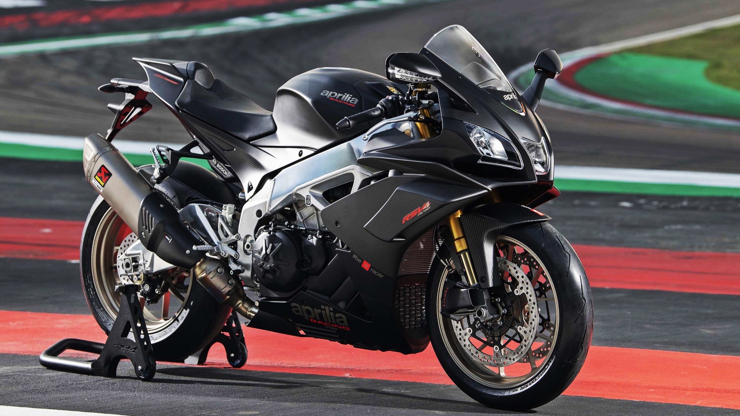 上海队制霸热火,贝恩关键先生闪耀赛场