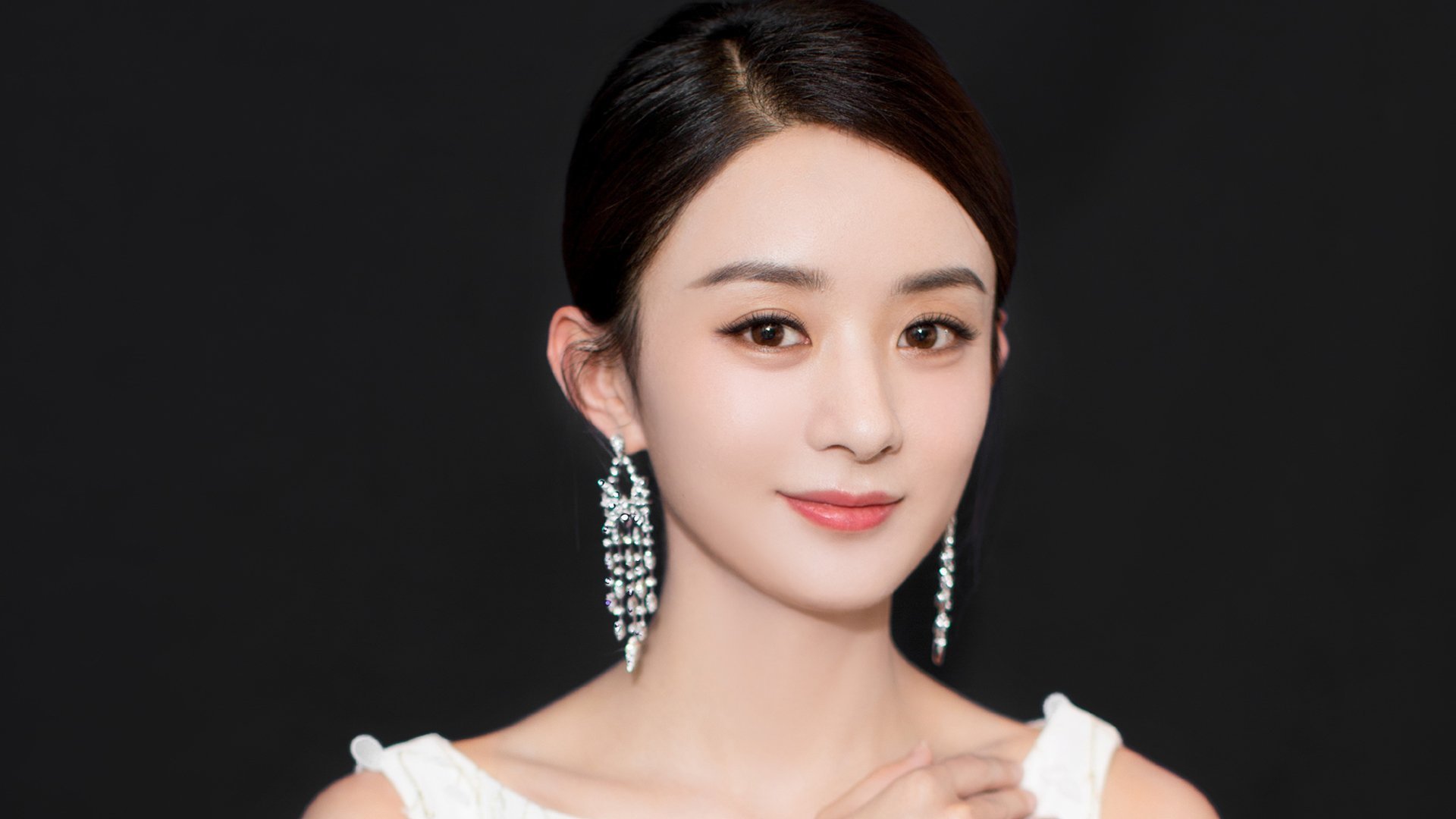 开云体育官网-哈利伯顿的闪电击穿时间，灰熊的钢铁意志凿穿快船，两种胜利哲学的交响