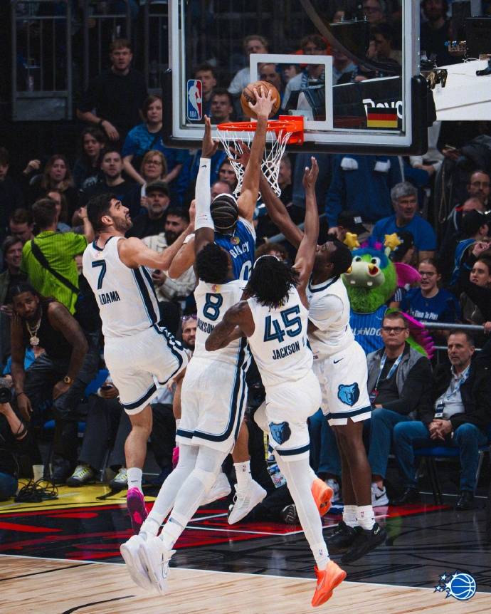 NBA总决赛之夜，班凯罗彻底打爆防线