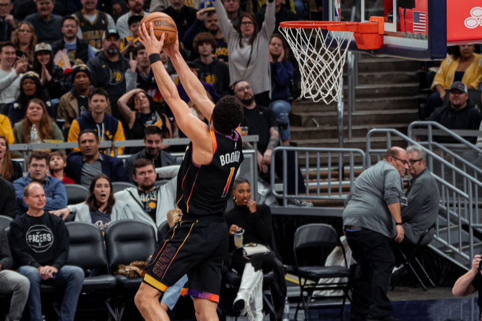 世界排名争夺战之夜，布克带动全队节奏