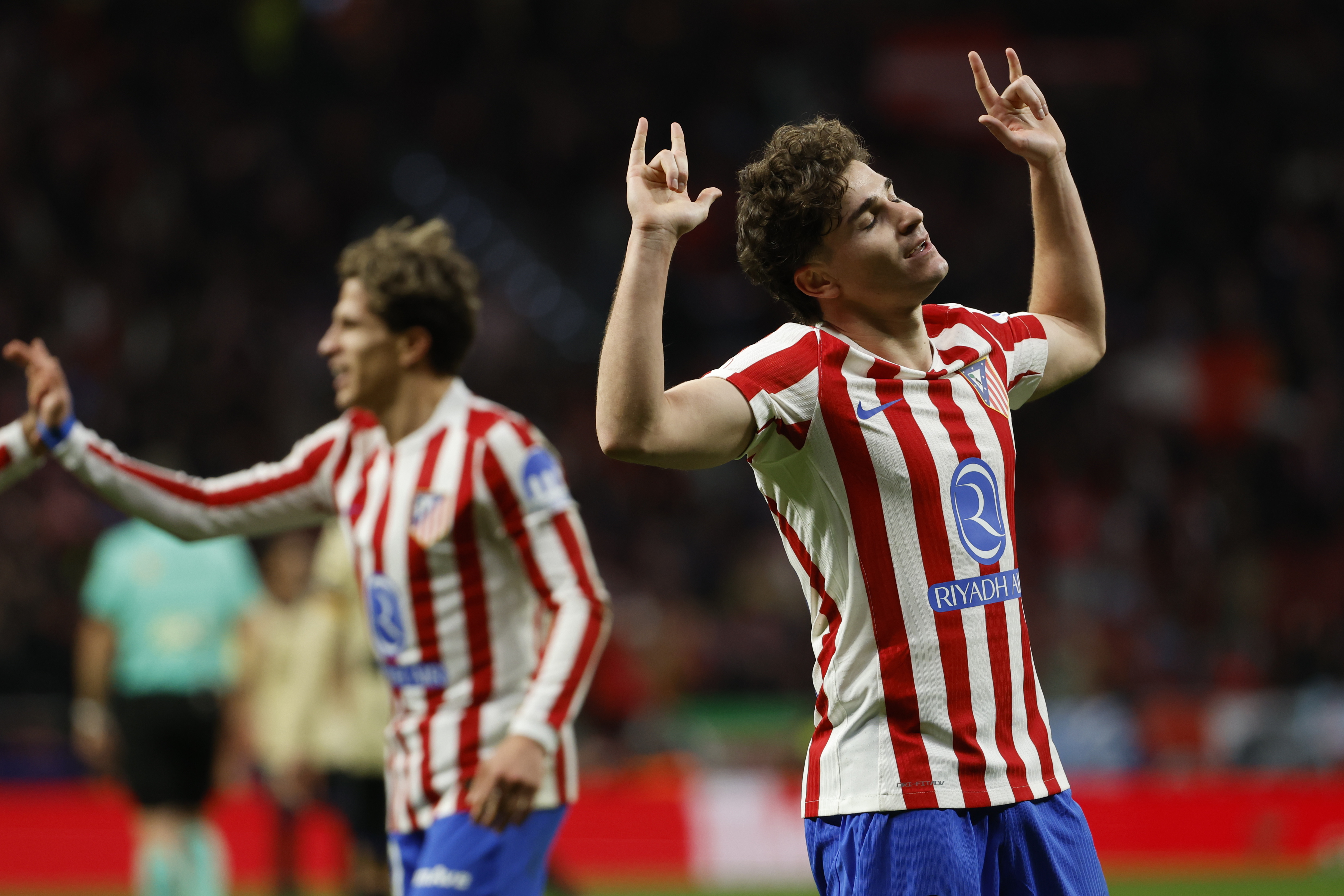 西班牙对阵卡塔尔，阿坎吉用实力证明自己